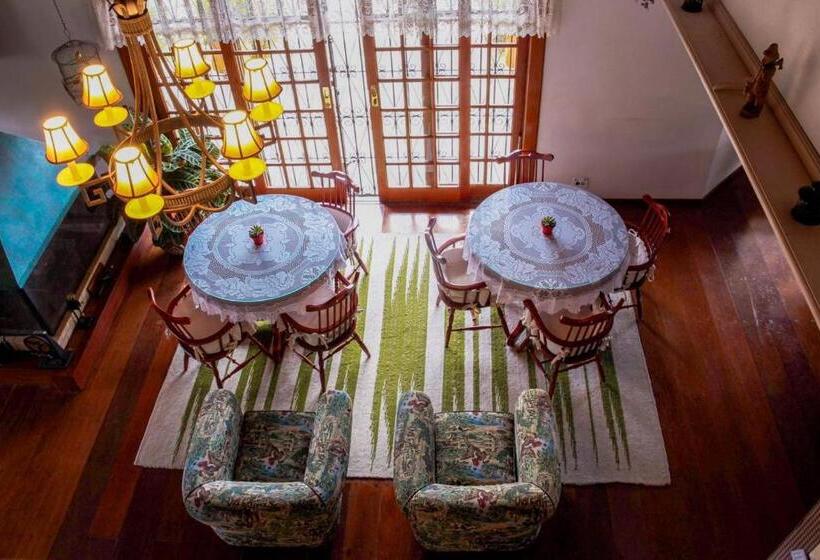 Pensió Guest House Família