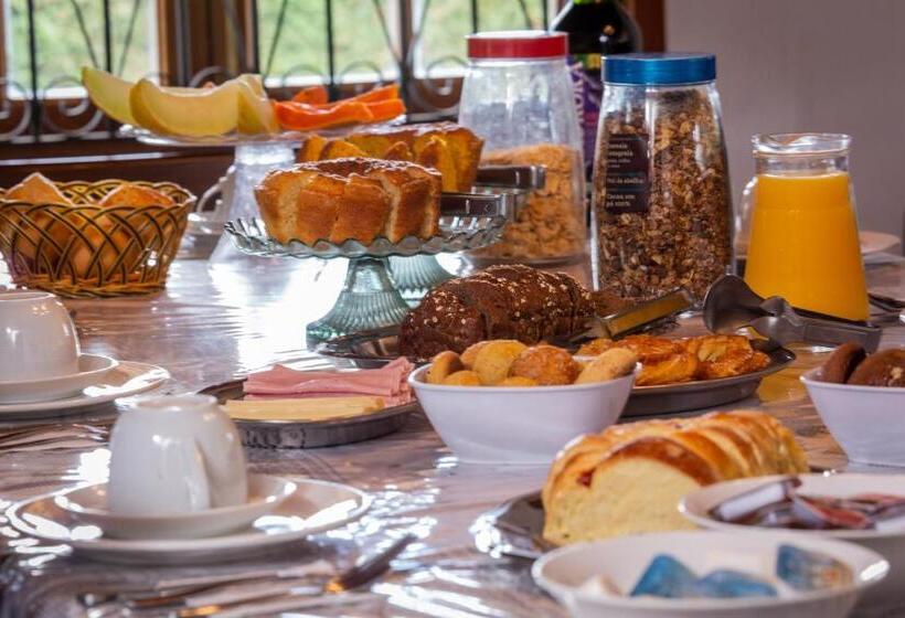 Pensió Guest House Família