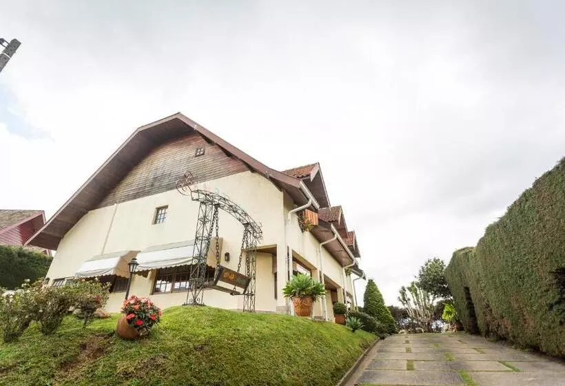 ペンション Guest House Família