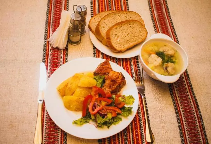 ペンション Guest House Svitliza