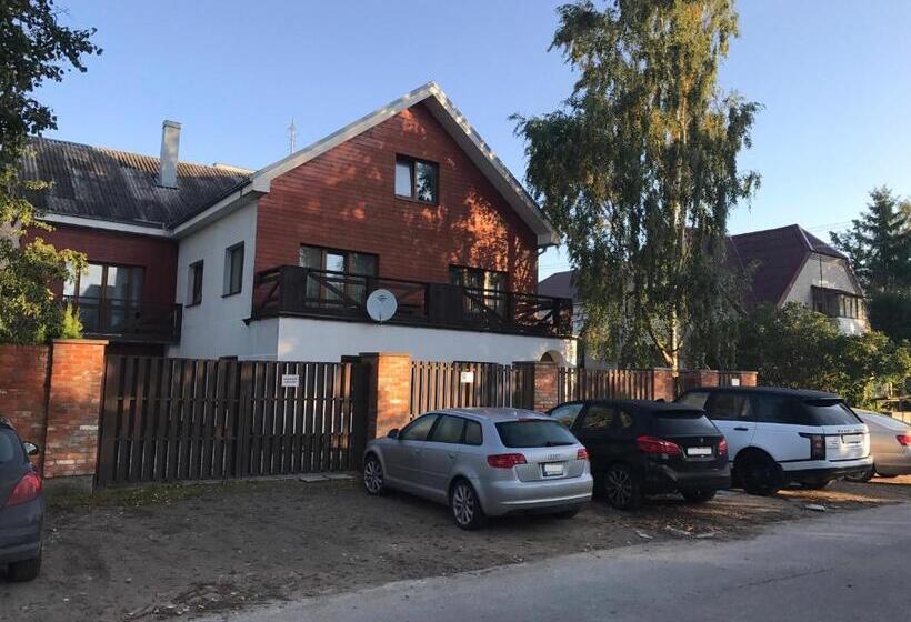 پانسیون Villa Midesta