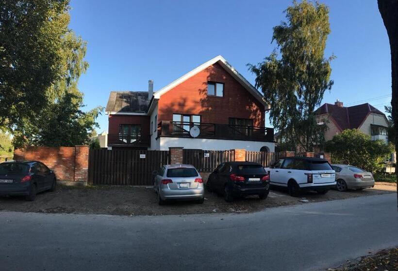 پانسیون Villa Midesta