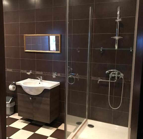 پانسیون Villa Midesta