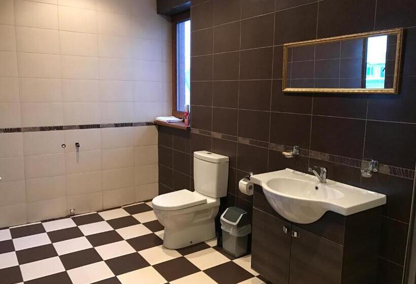 پانسیون Villa Midesta