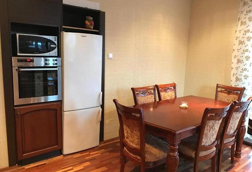 پانسیون Villa Midesta