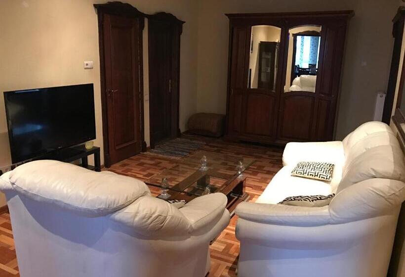 پانسیون Villa Midesta