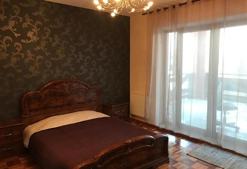 پانسیون Villa Midesta