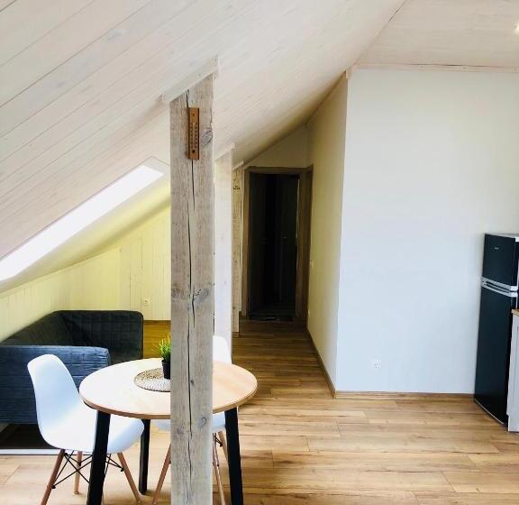 پانسیون Villa Midesta