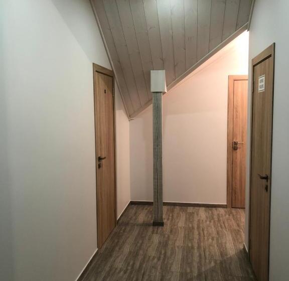 پانسیون Villa Midesta