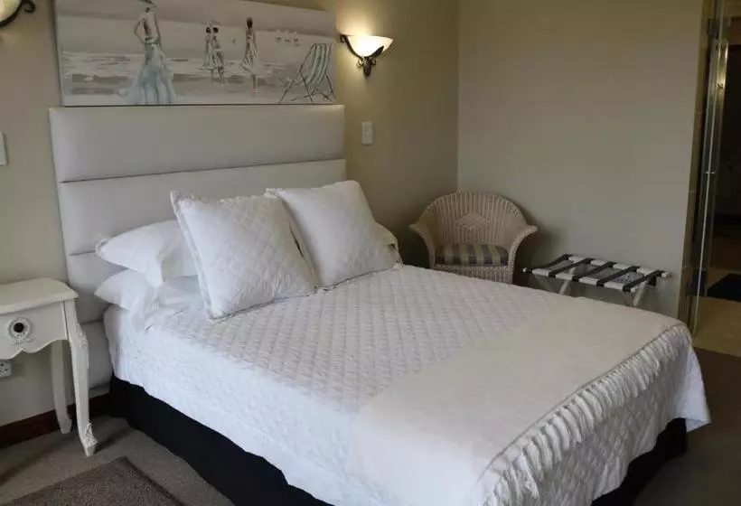 پانسیون 387 Bushbuck