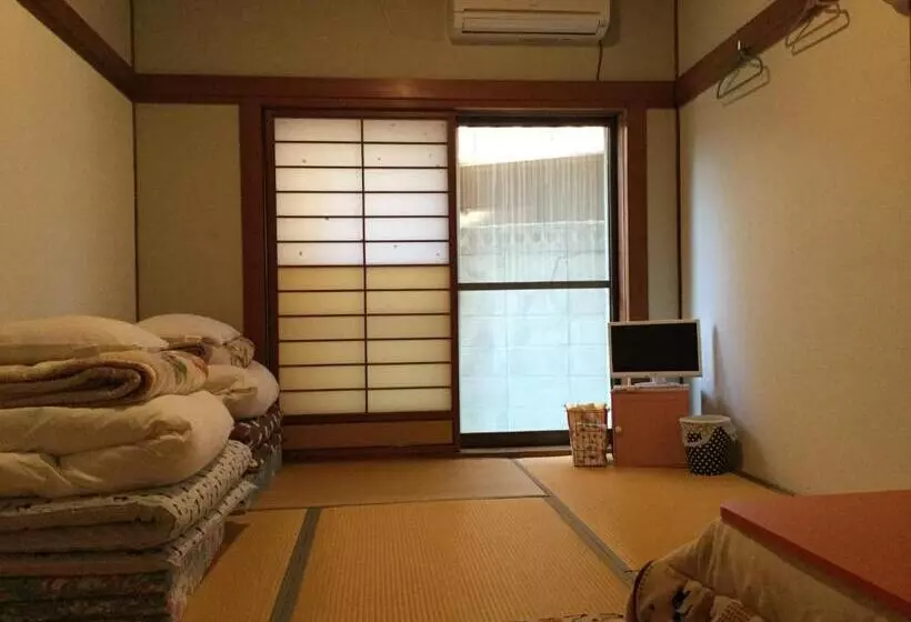 Majatalo Guesthouse Shell