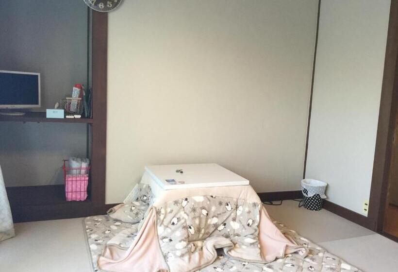 Pensione Guesthouse Shell