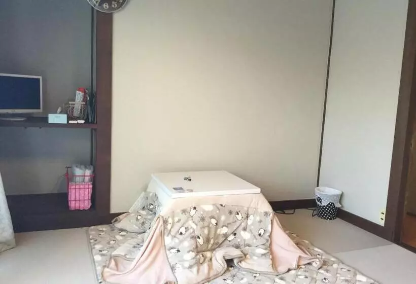 Majatalo Guesthouse Shell