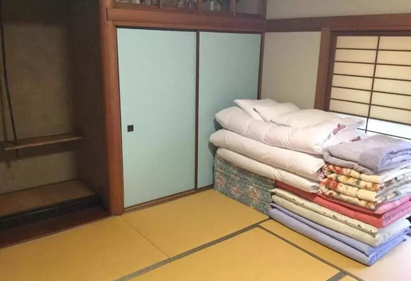 Majatalo Guesthouse Shell