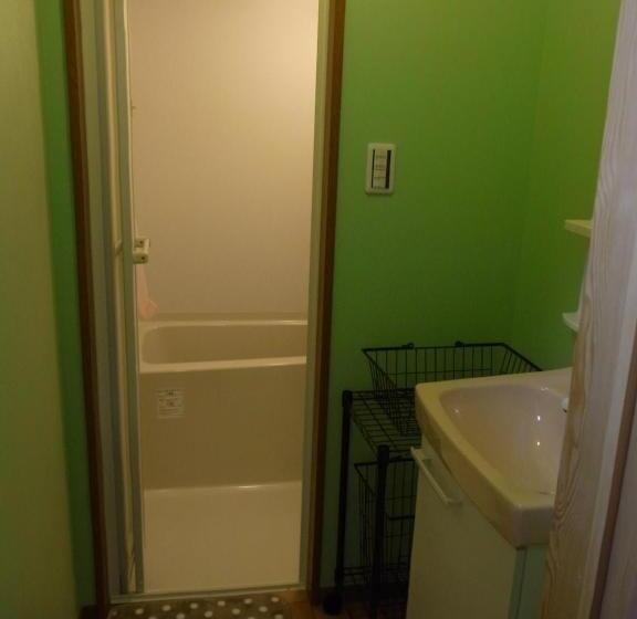 Pensione Guesthouse Shell