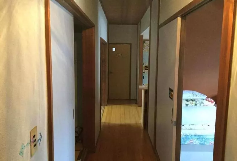 Majatalo Guesthouse Shell