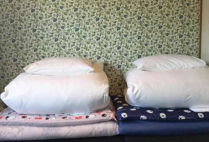 Majatalo Guesthouse Shell