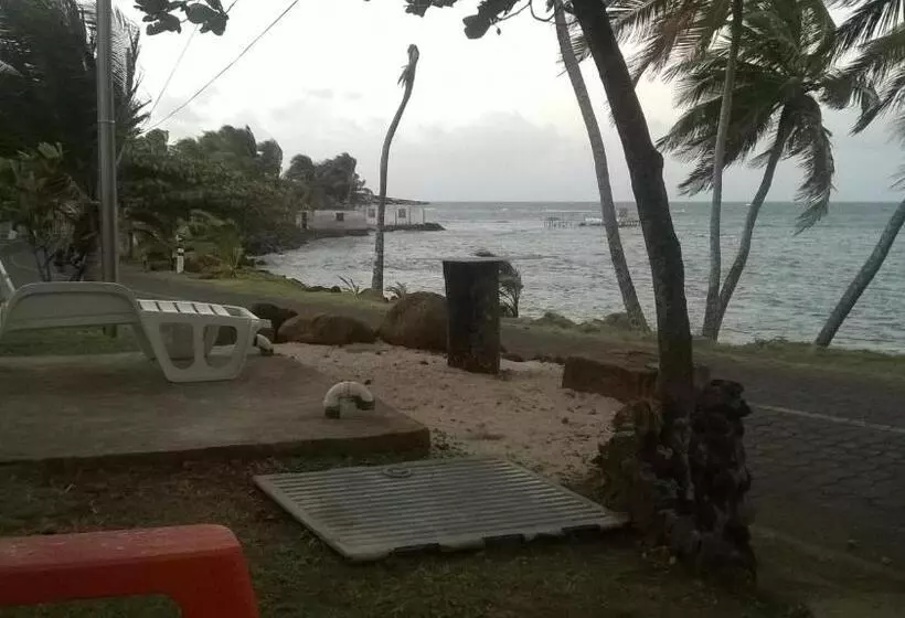 Majatalo Corn Island Hostal Alal Suite