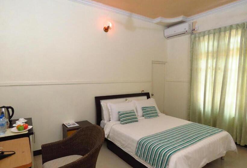 پانسیون The Sunrise Huraa