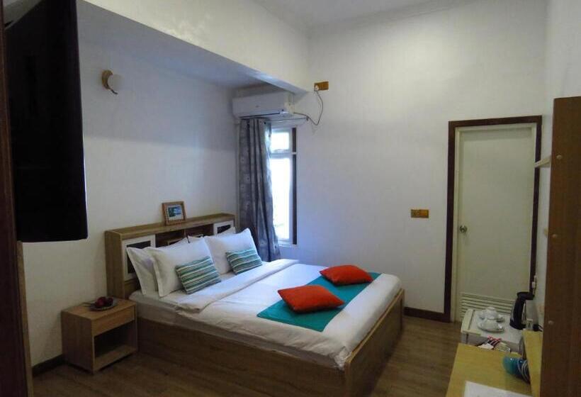 پانسیون The Sunrise Huraa