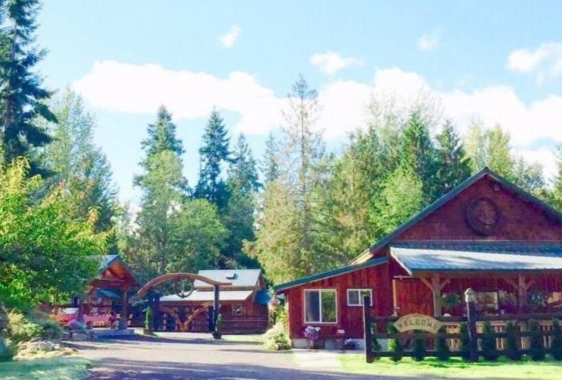 بنسيون Bond Ranch Retreat