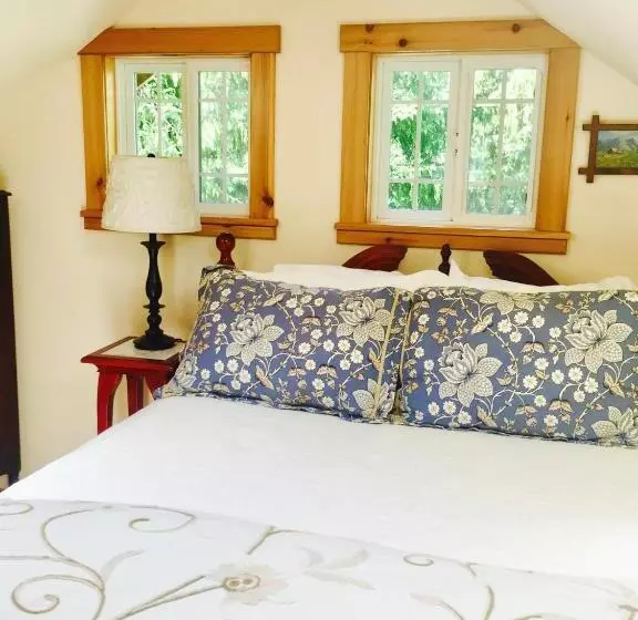 Majatalo Bond Ranch Retreat
