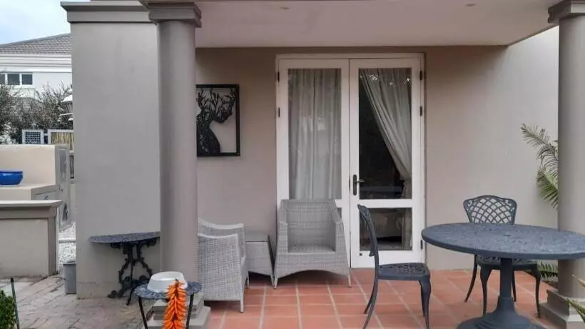 Majatalo Erinvale Garden Cottage