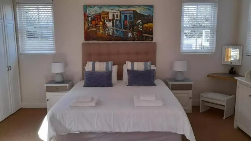 Majatalo Erinvale Garden Cottage