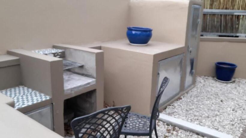 بنسيون Erinvale Garden Cottage