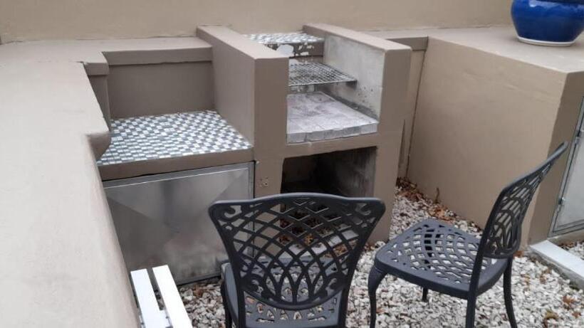 بنسيون Erinvale Garden Cottage