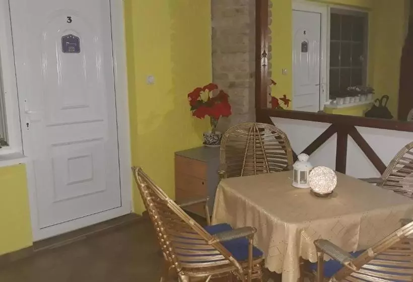 پانسیون Apartman I Sobe Nikolas