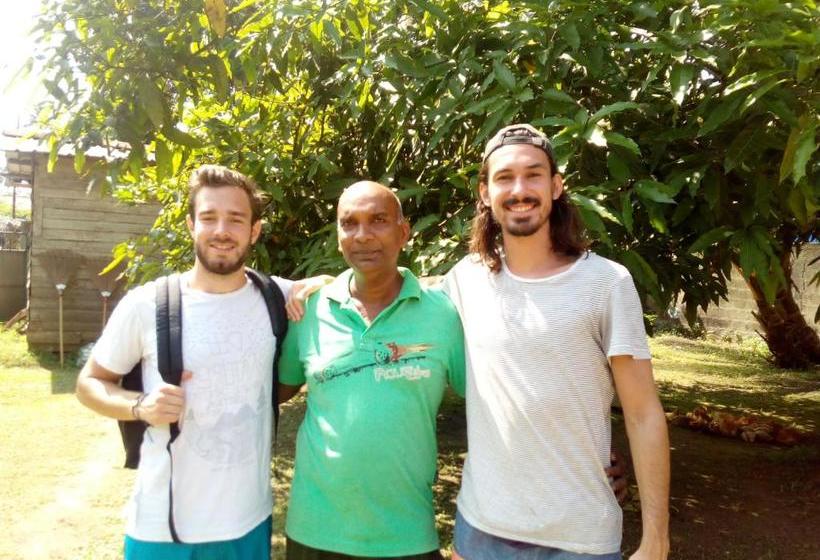 پانسیون Singhe Resort