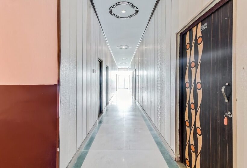 هاستل Treebo Trip Banshi