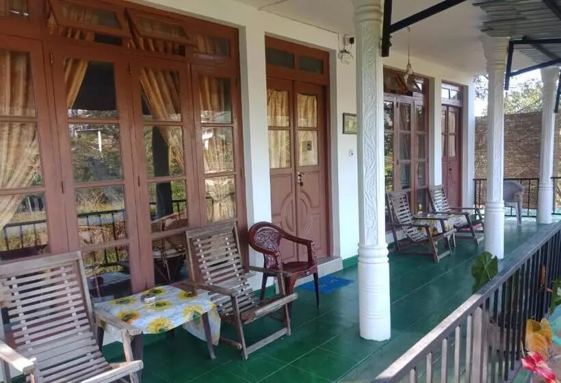 پانسیون Royal Vantage