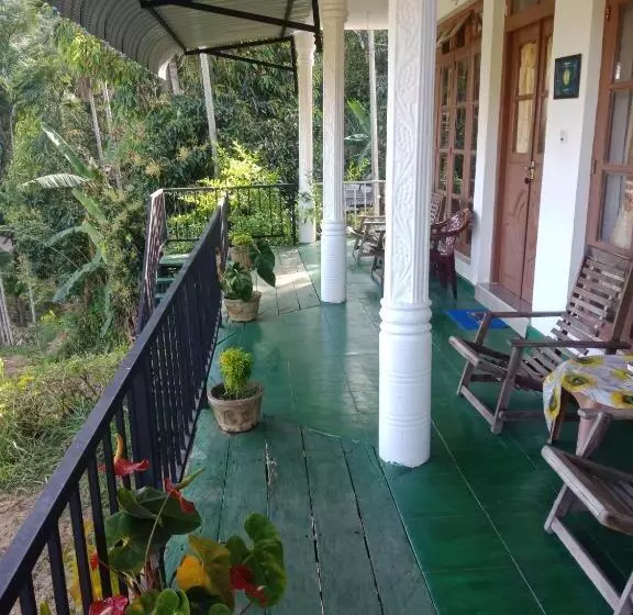 پانسیون Royal Vantage