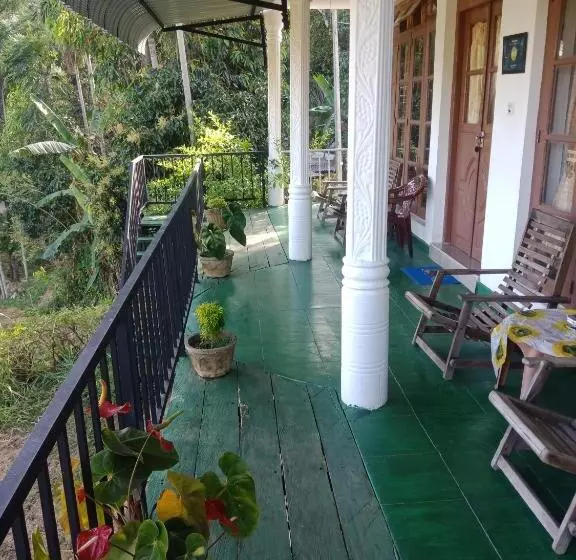 پانسیون Royal Vantage