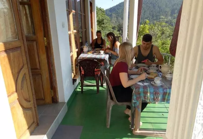 پانسیون Royal Vantage