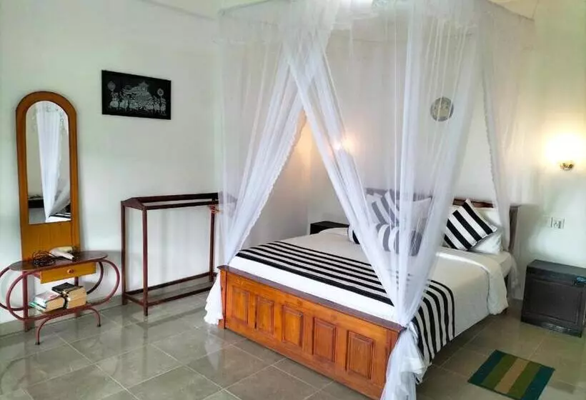 پانسیون Royal Vantage