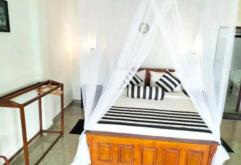 پانسیون Royal Vantage