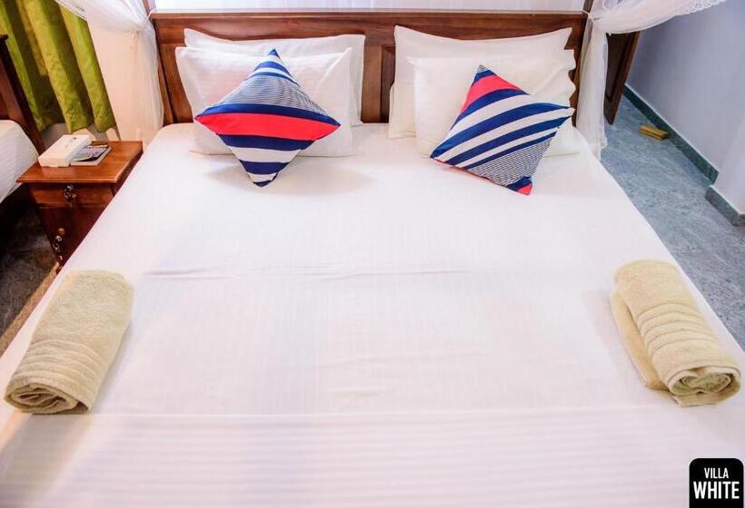 Пансион Villa White