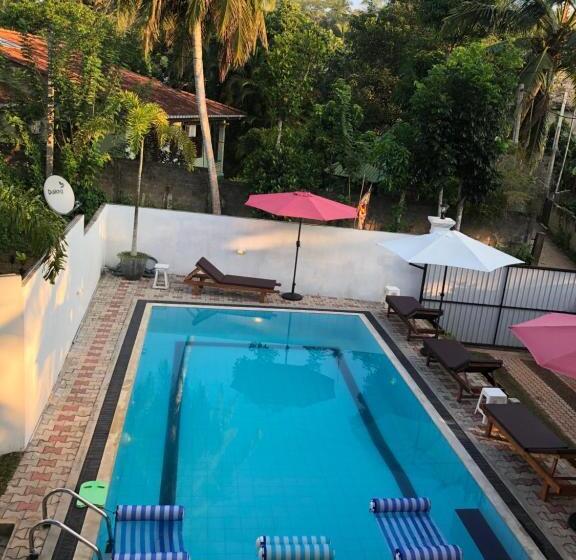 Пансион Villa White