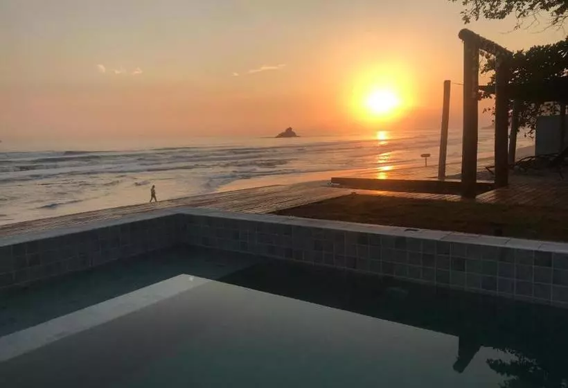 Majatalo Casatua Pousada