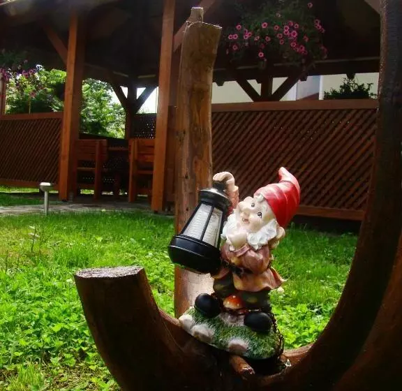 پانسیون Colt De Rai