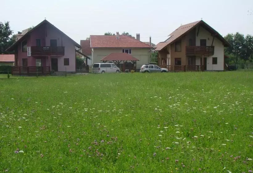 پانسیون Colt De Rai