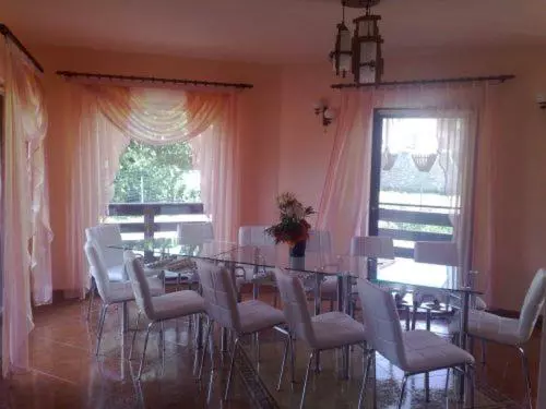 پانسیون Colt De Rai