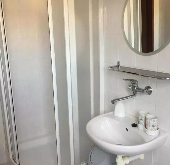 Majatalo Penzion Karlov