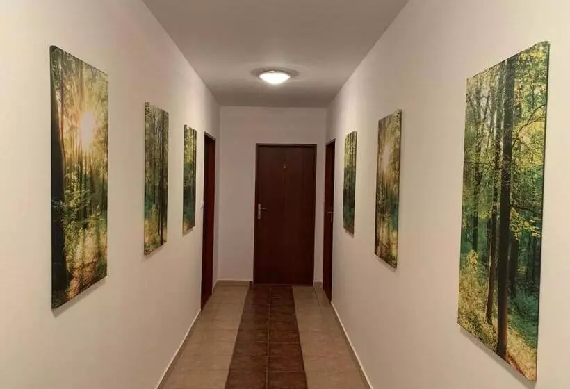 Majatalo Penzion Karlov