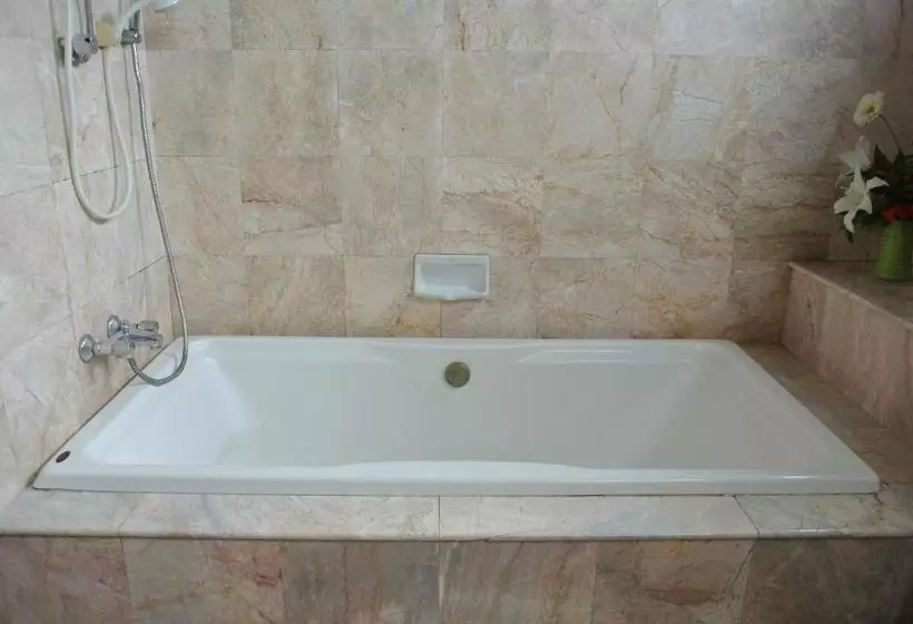 پانسیون Phang Nga Inn