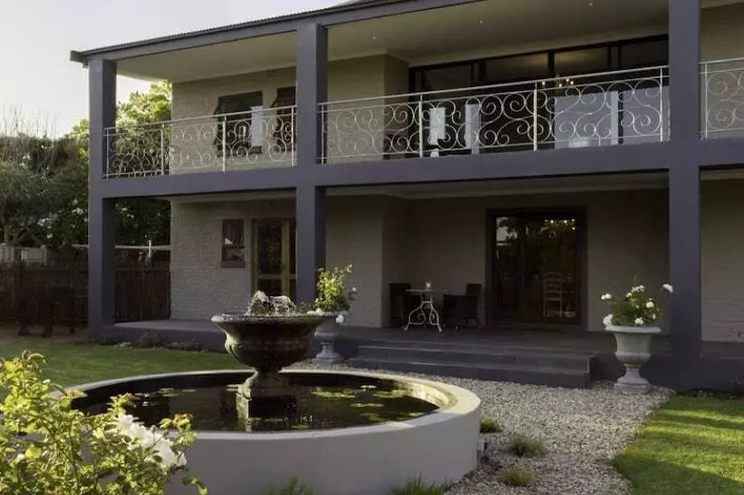 Majatalo Villa Petit