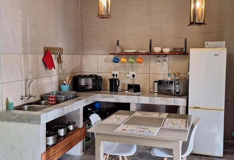 בית מלון כפרי Numbi Hills Self Catering